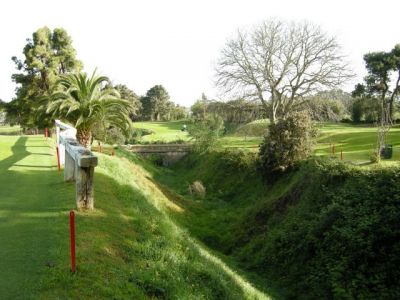 Voda b�n� p�ek�ka pro hr��e golfu